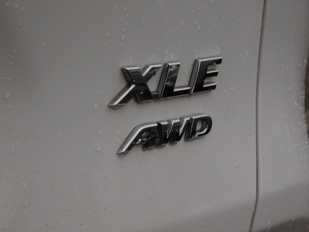 Used 2020 Toyota RAV4 XLE w/ Convenience Package AWD/4WD image 7
