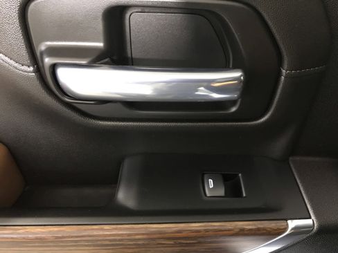 Used 2022 Chevrolet Silverado 2500 High Country w/ Safety Package II image 25