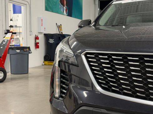 Certified 2022 Cadillac XT4 Luxury w/ Driver Awareness Package FWD image 11