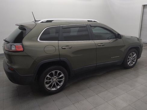 Used 2019 Jeep Cherokee Latitude Plus w/ Comfort/Convenience Group FWD image 10