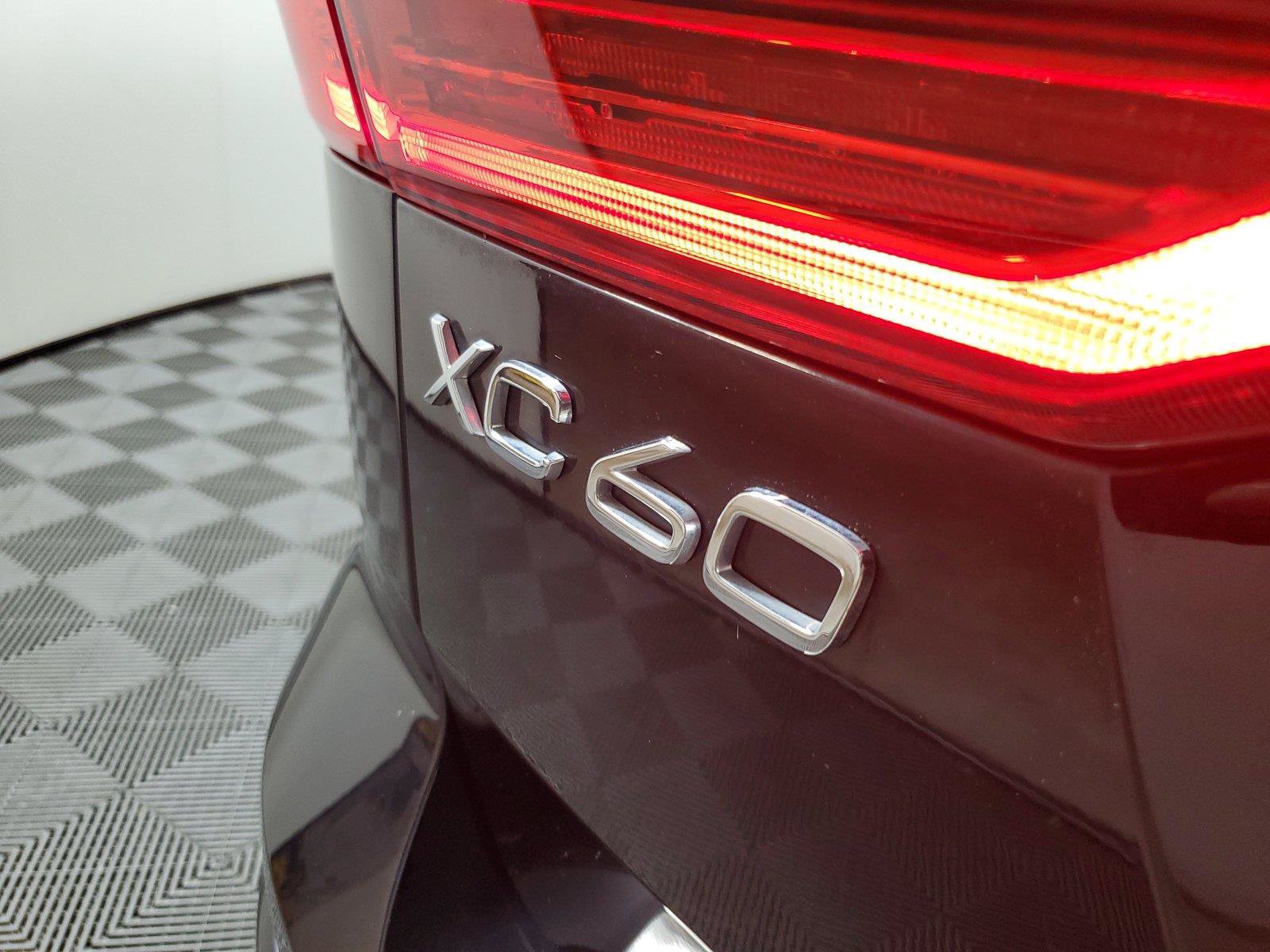 Used 2024 Volvo XC60 T8 Plus w/ Protection Package Premier AWD/4WD image 8