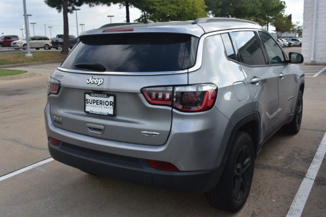 Used 2024 Jeep Compass Latitude AWD/4WD image 4