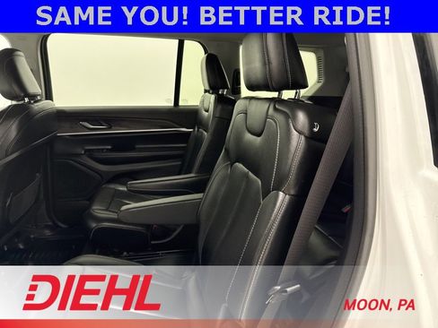 Certified 2023 Jeep Grand Cherokee L Limited image 21