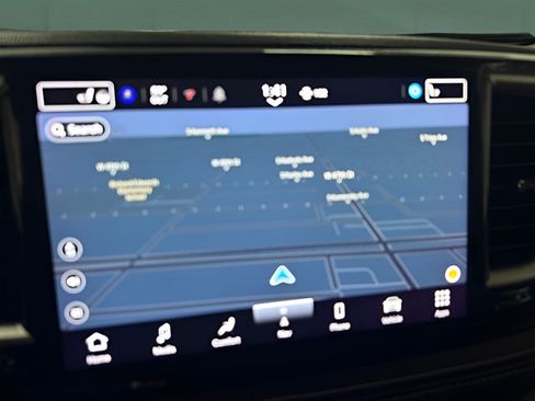 Used 2024 Chrysler Pacifica Limited FWD image 23