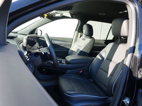 Used 2025 Buick Enclave Preferred image 12