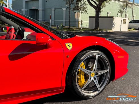 Used 2015 Ferrari 458 Spider image 76