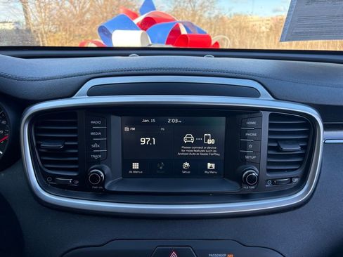 Used 2019 Kia Sorento S image 28