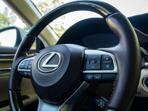 Used 2017 Lexus ES 350 w/ Luxury Package FWD image 30