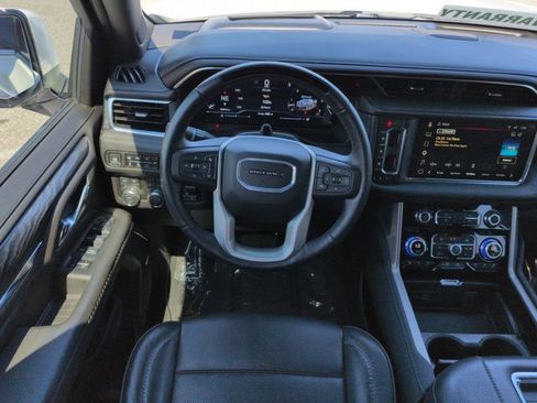 Used 2024 GMC Yukon XL Denali w/ Denali Reserve Package image 18