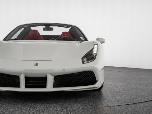 Used 2018 Ferrari 488 Spider RWD image 45