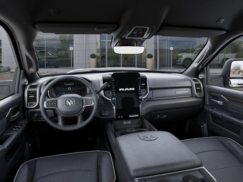 New 2025 RAM 2500 Laramie AWD/4WD image 14