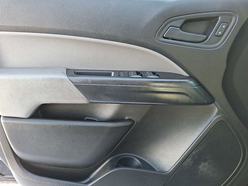 Used 2018 Chevrolet Colorado W/T image 12