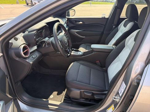 New 2026 Chevrolet Trax RS w/ Sunroof Package FWD image 10