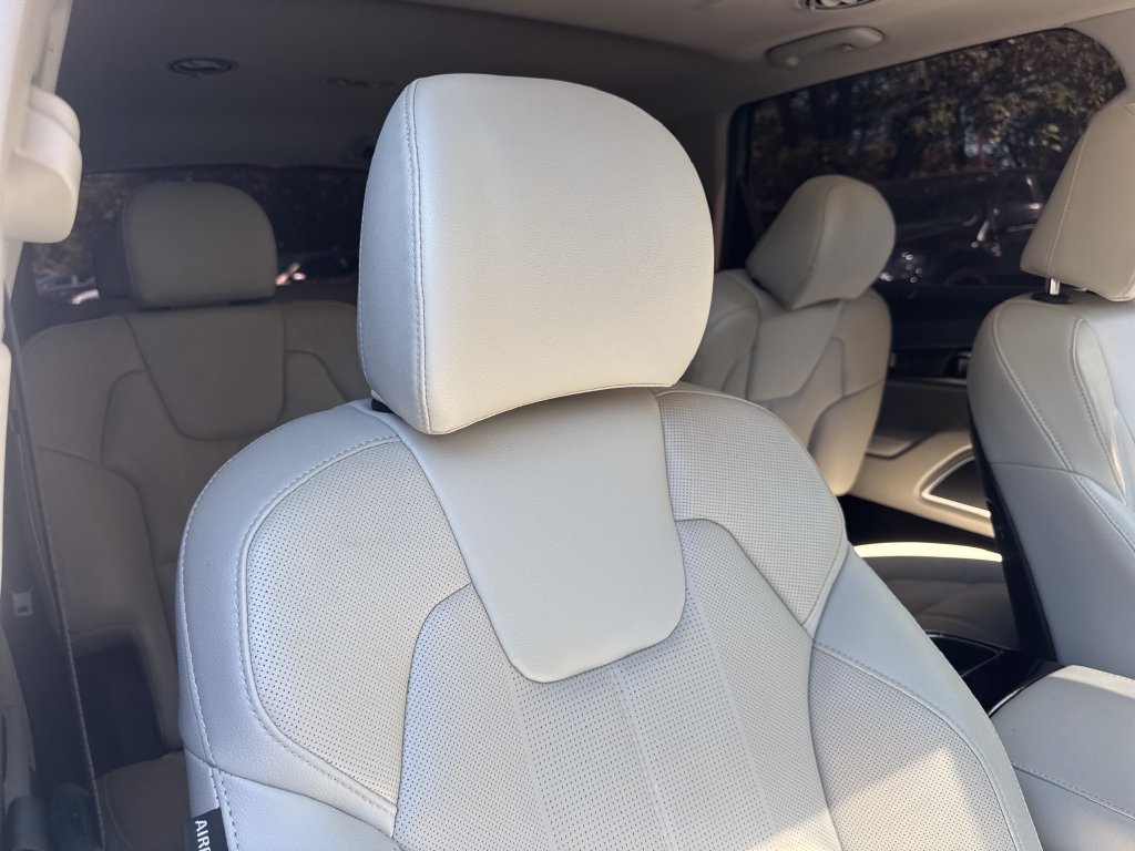 Used 2023 Kia Telluride EX w/ EX Captain's Chair Package FWD image 28