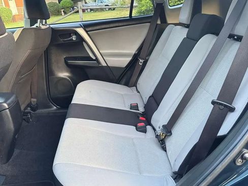Used 2017 Toyota RAV4 XLE FWD image 17