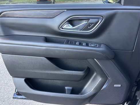 Used 2024 Chevrolet Tahoe Z71 w/ Luxury Package image 17