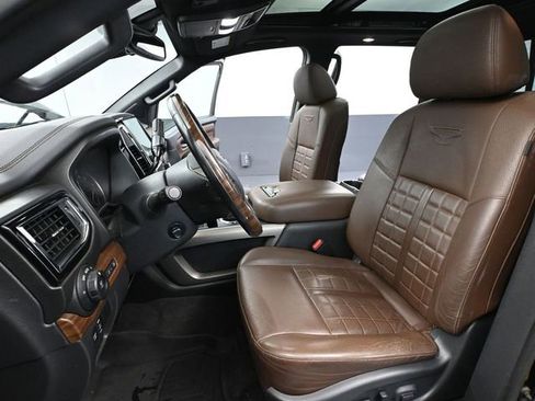 Used 2021 Nissan Titan Platinum Reserve w/ Moonroof Package image 24