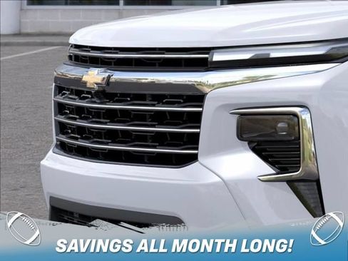 New 2027 Chevrolet Traverse LT w/ Driver Confidence Package FWD image 13