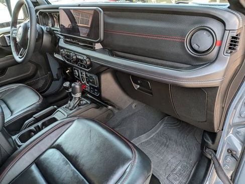 Certified 2024 Jeep Wrangler Unlimited Rubicon image 29