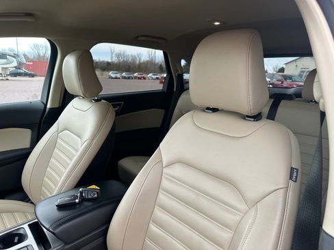 Used 2024 Ford Edge SEL w/ Convenience Package image 13