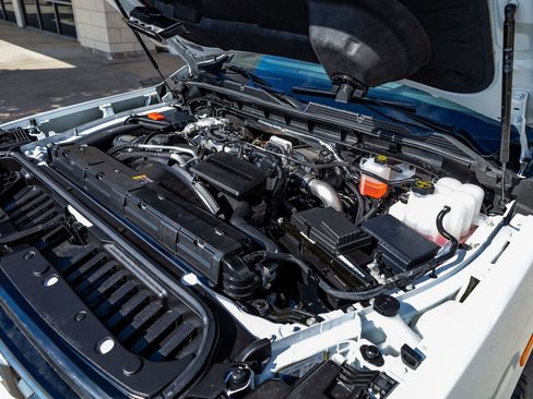 Used 2025 GMC Sierra 2500 AT4 w/ Technology Package image 37