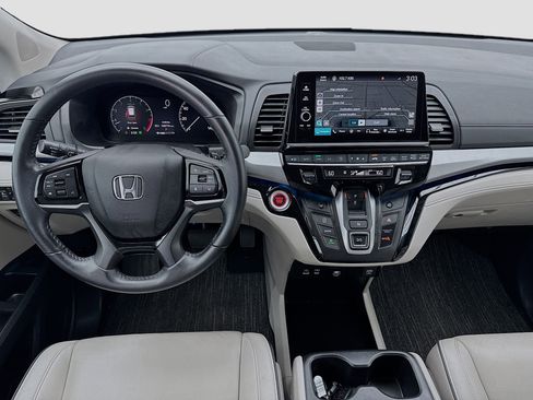 Used 2025 Honda Odyssey Touring image 15