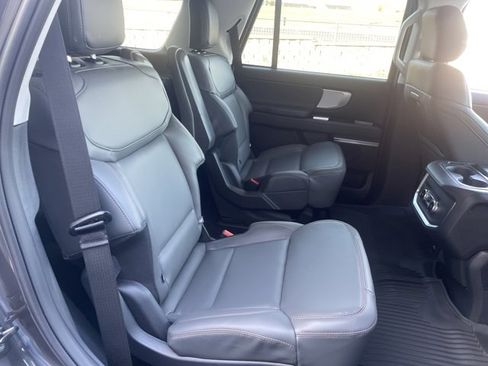 New 2025 Ford Expedition Active image 61