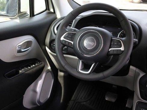 Used 2021 Jeep Renegade Latitude AWD/4WD image 23