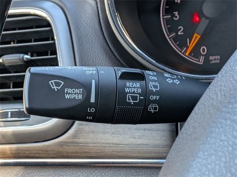 Used 2018 Jeep Grand Cherokee Overland image 33