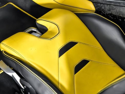 Used 2021 Lamborghini Huracan EVO RWD image 27