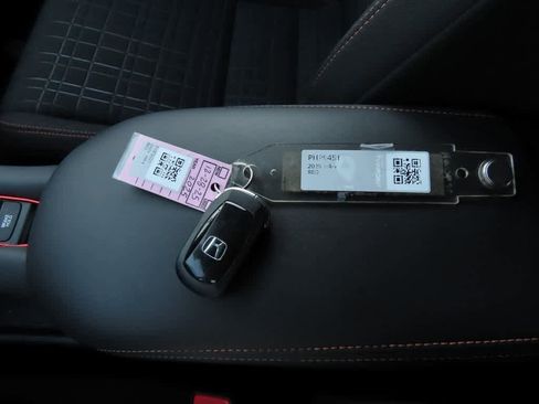 Used 2025 Honda HR-V Sport image 23