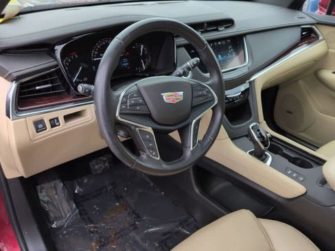 Used 2019 Cadillac XT5 Luxury image 2