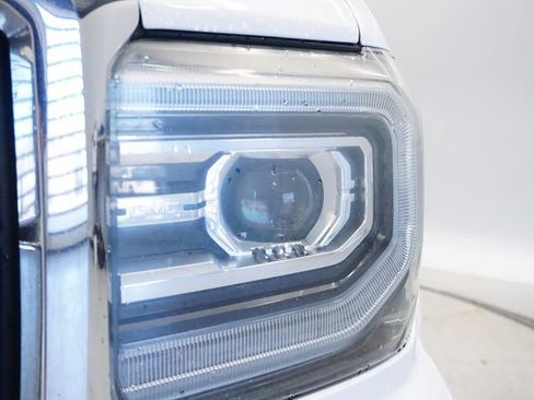 Used 2016 GMC Sierra 1500 Denali w/ Enhanced Driver Alert Package image 9