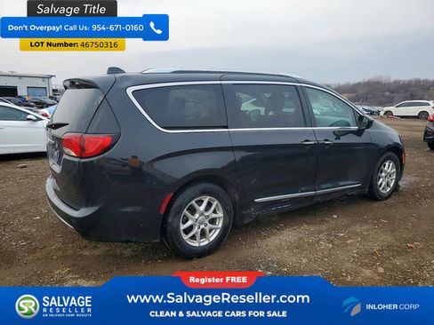 Used 2020 Chrysler Pacifica Touring-L image 4