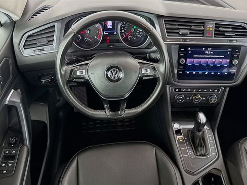 Used 2021 Volkswagen Tiguan SE FWD image 16
