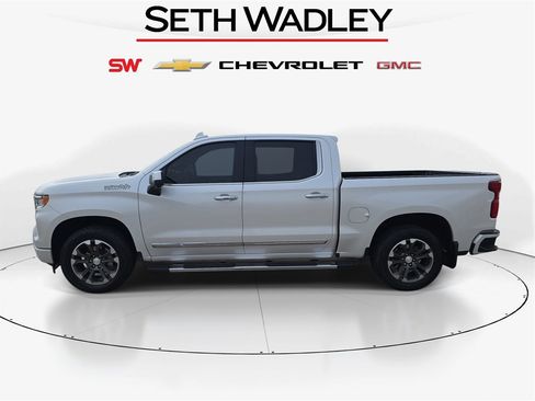 Used 2024 Chevrolet Silverado 1500 High Country w/ Technology Package image 4