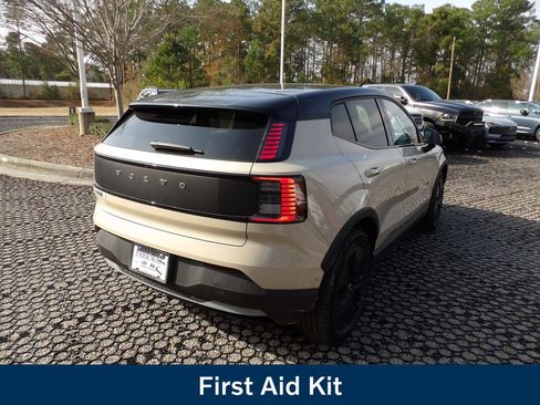 New 2026 Volvo EX30 Cross Country Ultra w/ Protection Package Premier AWD/4WD image 5