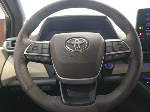 Certified 2021 Toyota Sienna Platinum AWD/4WD image 12