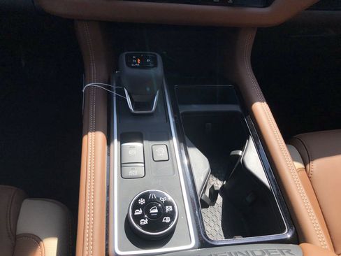 New 2026 Nissan Pathfinder Platinum w/ Cargo Package image 28