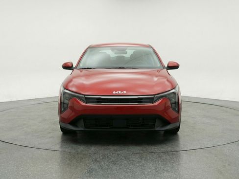 Used 2025 Kia K4 LXS image 2