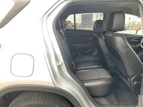 Used 2019 Chevrolet Trax LT w/ Driver Confidence Package image 18