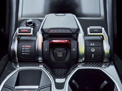 Used 2024 Lamborghini Urus Performante image 73