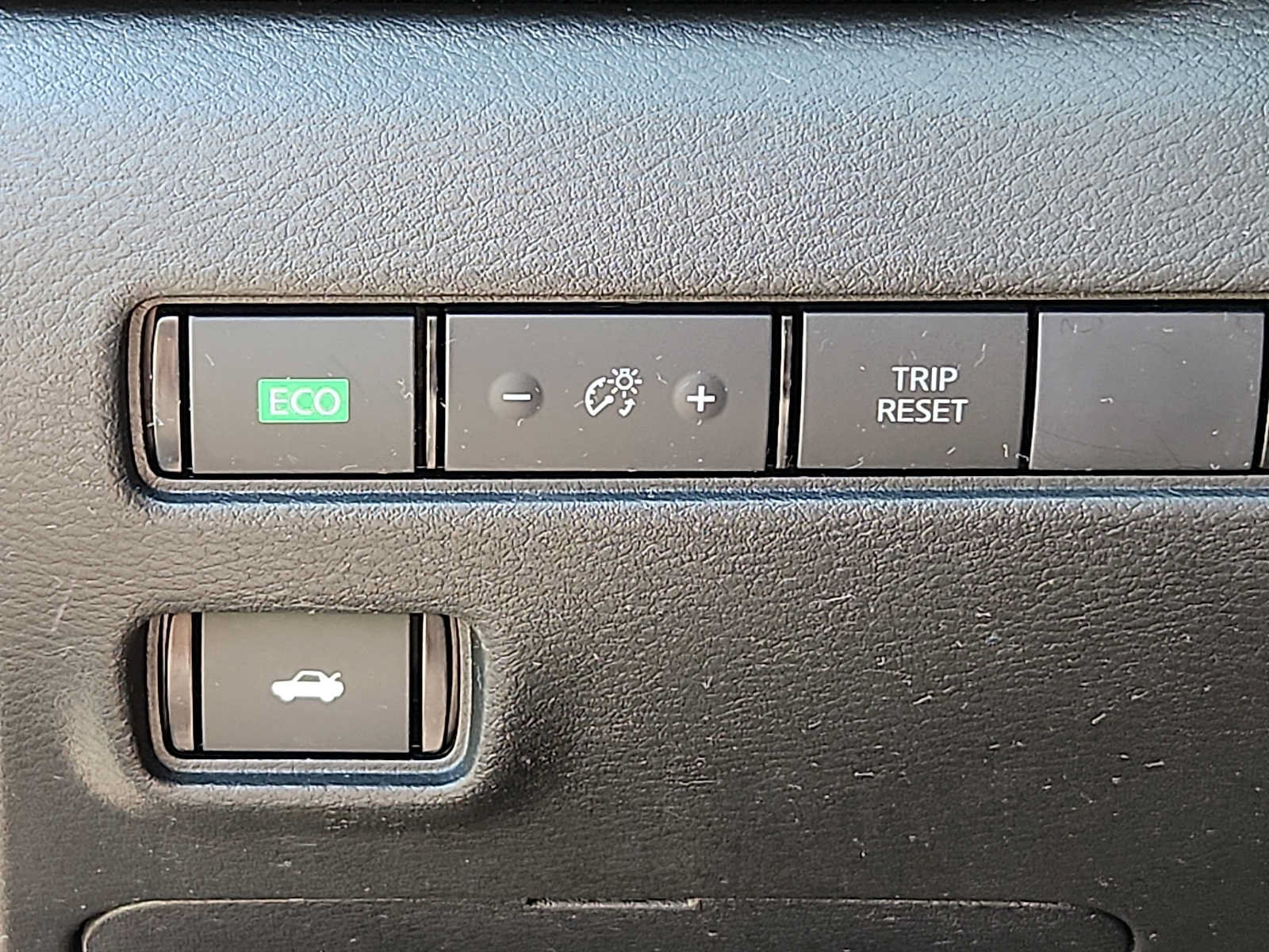 Used 2024 Nissan Sentra SV FWD image 24