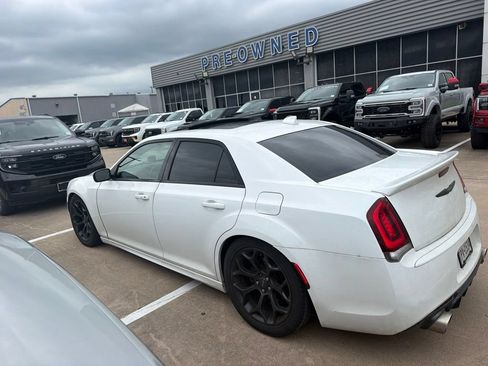 Used 2019 Chrysler 300 S w/ S Model Appearance Package RWD image 2