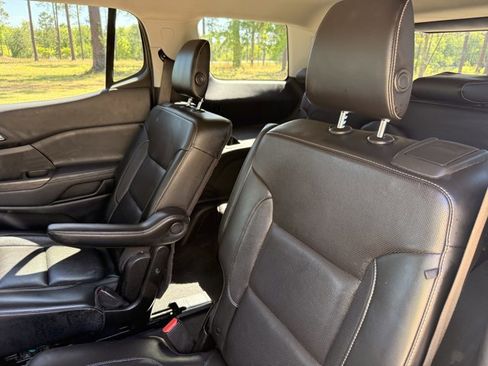 Used 2019 GMC Acadia SLT image 24