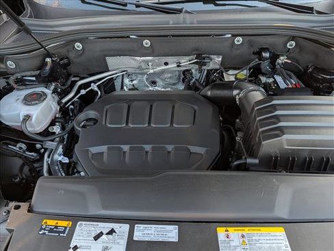 Certified 2025 Volkswagen Atlas SEL Premium R-Line image 11