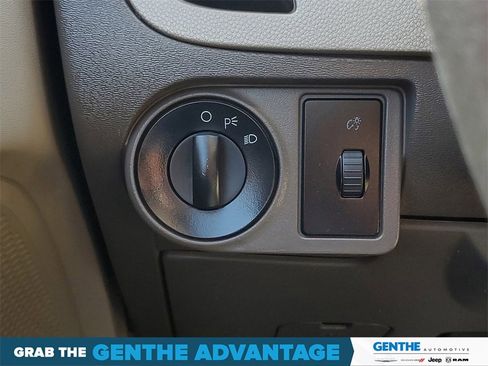 Used 2009 Ford Focus SE image 12