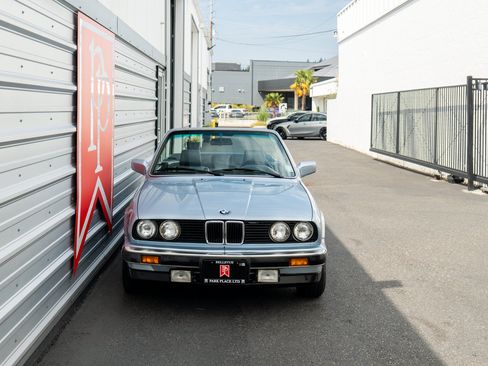 Used 1990 BMW 325i Convertible RWD image 25