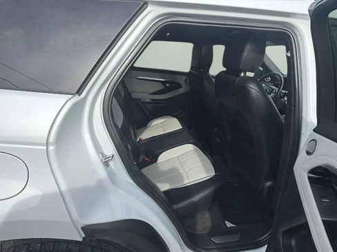 Used 2020 Land Rover Range Rover Evoque R-Dynamic S image 33