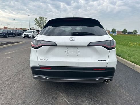 Used 2025 Honda HR-V Sport image 9